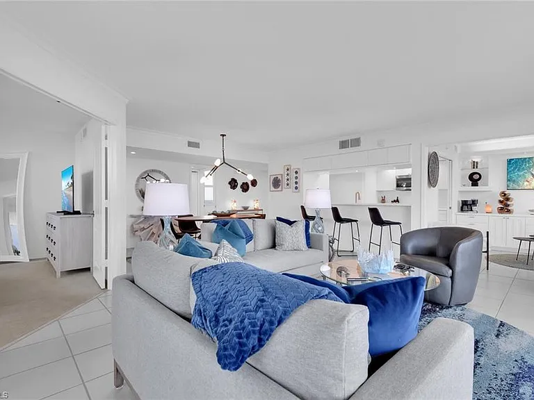 6101 Pelican Bay Blvd #1805 — Photo 9