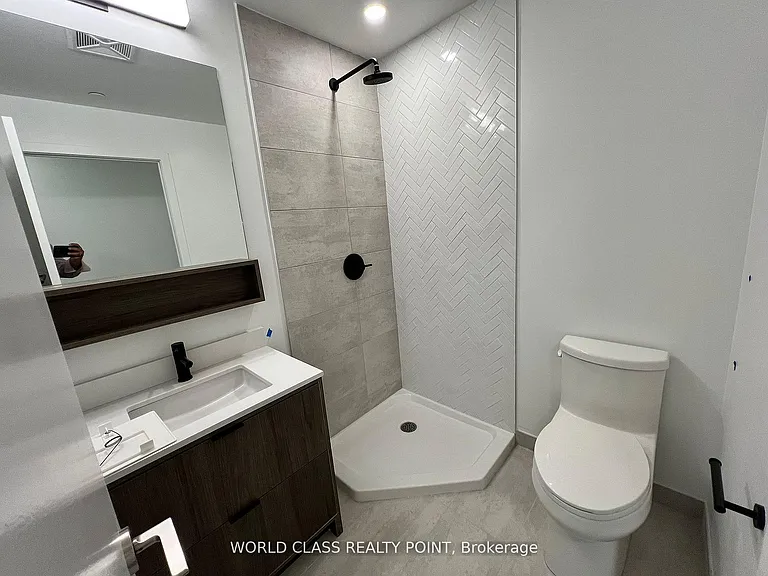 8888 Yonge St #212 — Photo 3