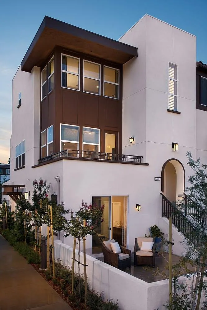 4 bed, 3.5 bath, 2120 sqft, $7,950 — Photo 1