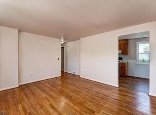 40 Mohawk Ave, Hawthorne, NJ 07506