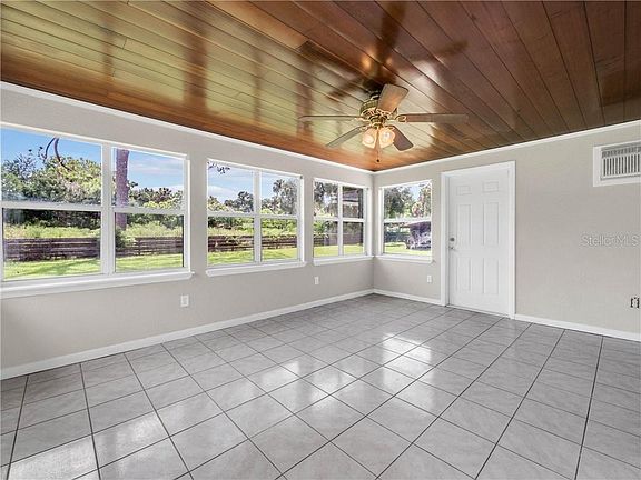 4th image of 3009 Grand Ave