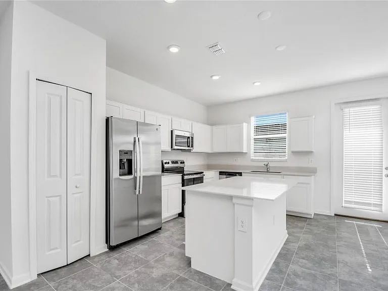 401 Bogey Dr — Photo 3