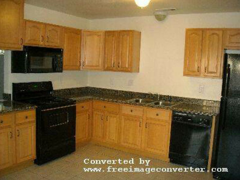 2nd image of 601 N Emerald Ave