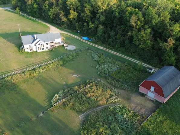 36166 56th St, Bangor, MI 49013