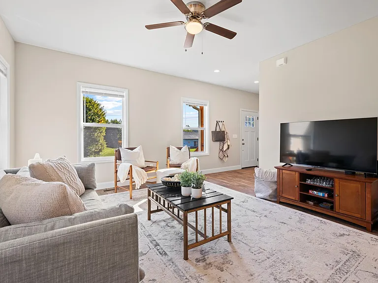 22 Erwin Meadows Ln — Photo 2