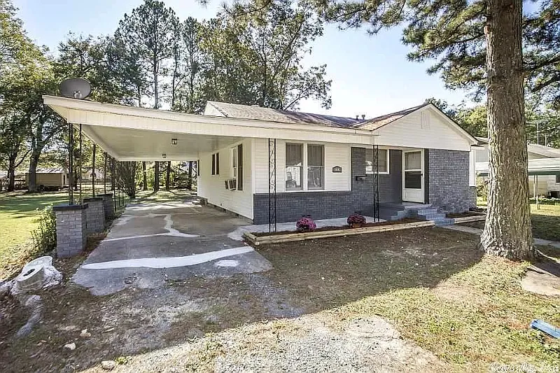 Lonoke — Photo 2