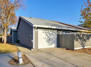 9344 Aizenberg Cir, Elk Grove, CA 95624