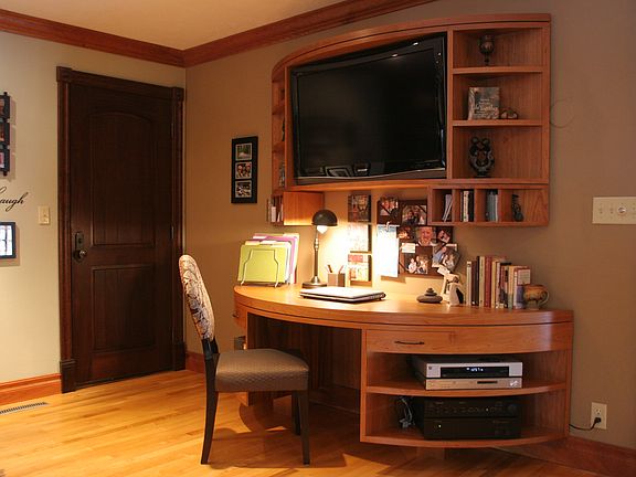 Built-In Curved Desk