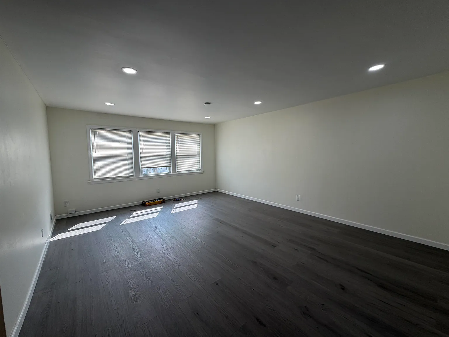 2 bed, 1.0 bath, $1,950 — Photo 3