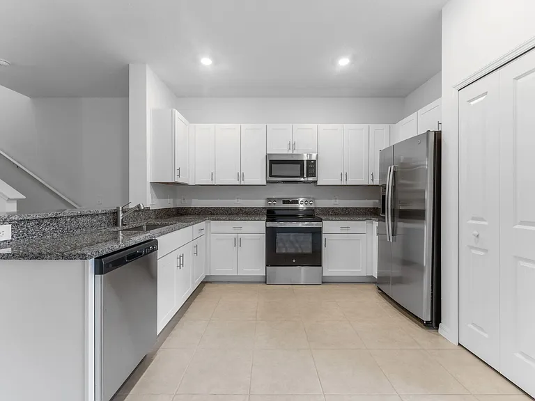 6288 Shiner St — Photo 10