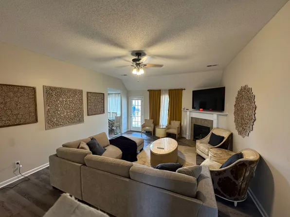 3168 S Pinetree Loop Cv, Southaven, MS 38672