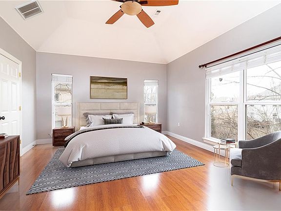 5th image of 7 Churchwell Ct