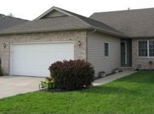 642 Oakbrook Ave, Chatham, IL 62629
