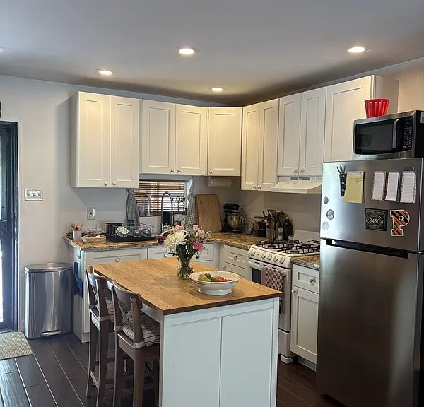 2144 Cherry St — Photo 4