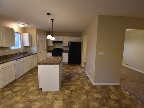 3rd image of 702 Topsail Dr