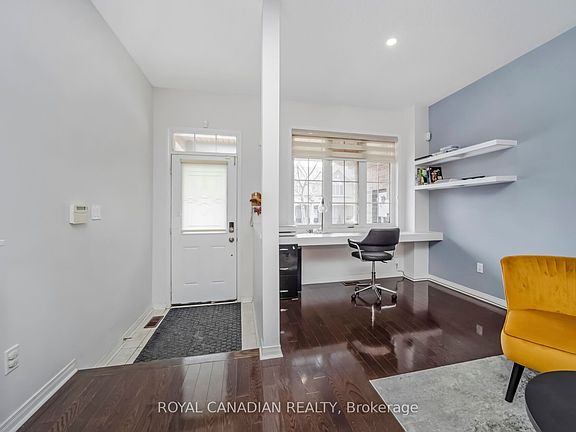 2nd image of 10 Yellowknife Rd