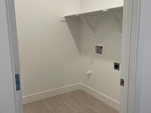 4th image of 359 N Geyserville Way