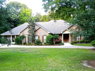 7 Woods Edge S, Hattiesburg, MS 39402