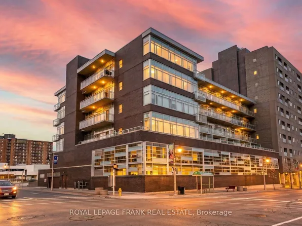 44 Bond St W #306, Oshawa, ON L1G 6R2