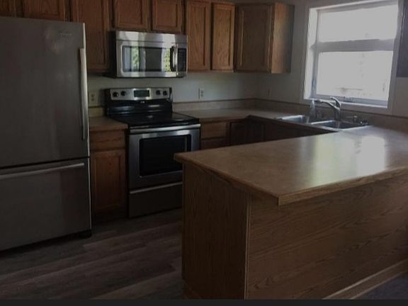 5th image of 904 Joyce Dr