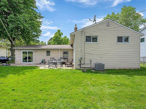 2nd image of 1835 Edenhall Dr