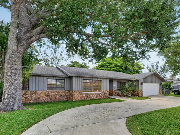 7009 SW 66th Ave, South Miami, FL 33143