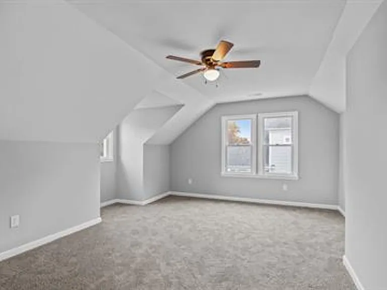 121 Glendale Ave — Photo 9