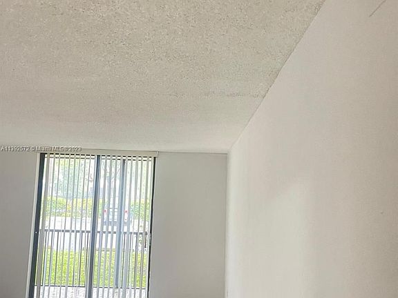 5th image of 16950 W Dixie Hwy APT 127