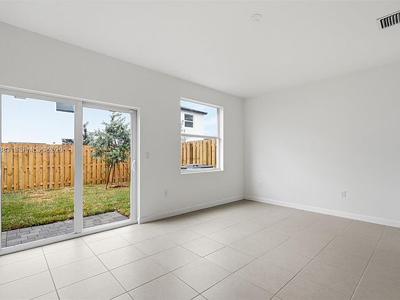 4th image of 35640 SW 178th Pl #35640
