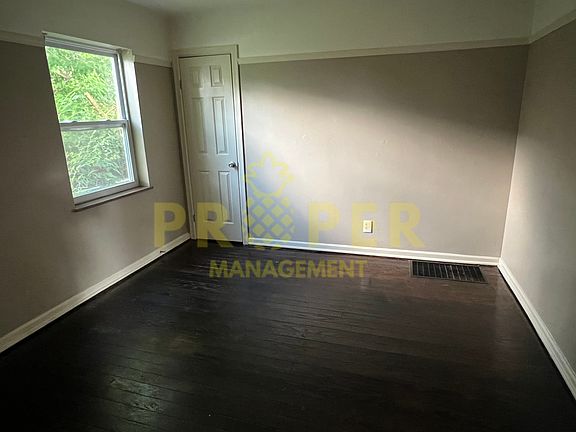 3rd image of 310 Castlewood Ave