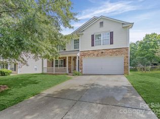 3902 Larkhaven Village Dr, Charlotte, NC 28215