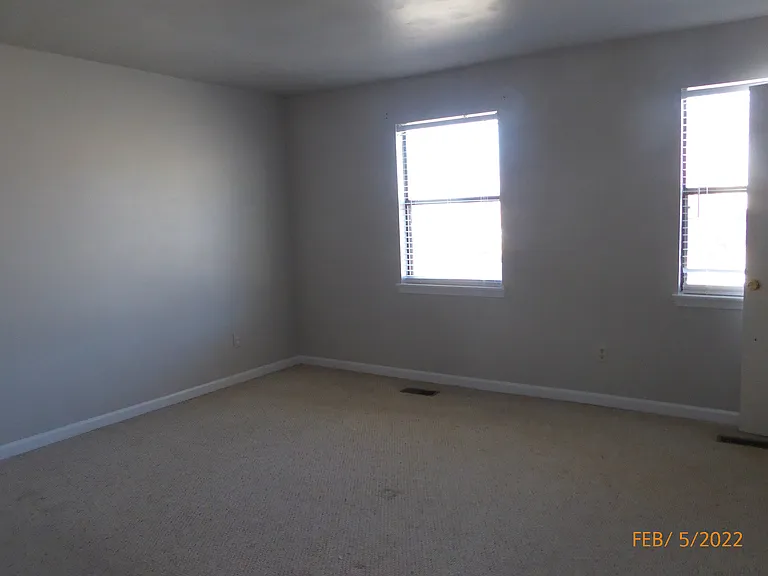 5545 Saint James St — Photo 6