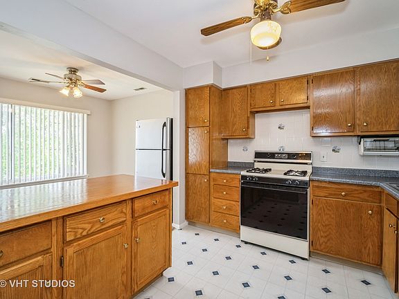 3rd image of 1770 Robin Ln #B