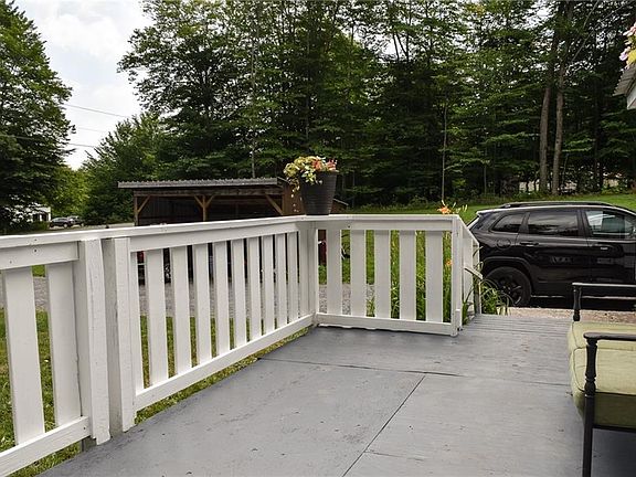 3rd image of 8770 Foxwood Ln
