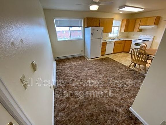 3rd image of 509 E Curtis St APT 204