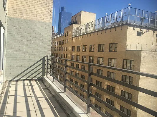 Rented by Metropolis Real Estate of Manhattan | media 21