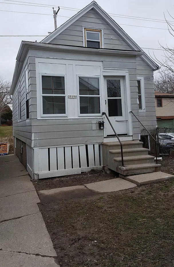 2519 N Buffum St — Photo 1