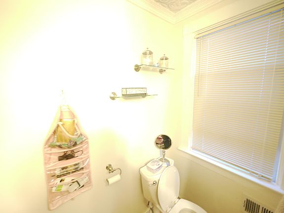 2nd image of 163 Lincoln Ave #2