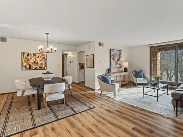 1818 East Shorewood BOULEVARD #207, Shorewood, WI 53211