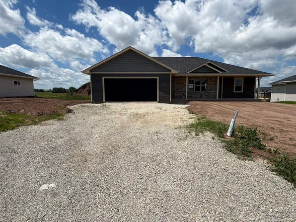 1657 Frontier Rd, Luxemburg, WI 54217