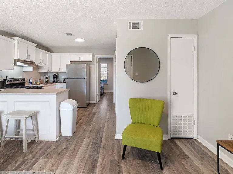 1605 Parnell St — Photo 8
