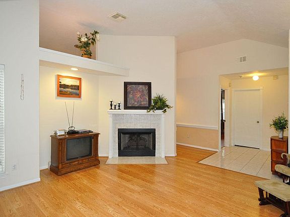 2nd image of 17423 Masonridge Dr
