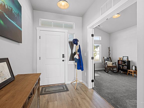 3rd image of 17457 N Floud Way
