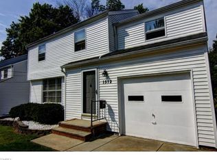 1512 Edgefield Rd, Lyndhurst, OH 44124