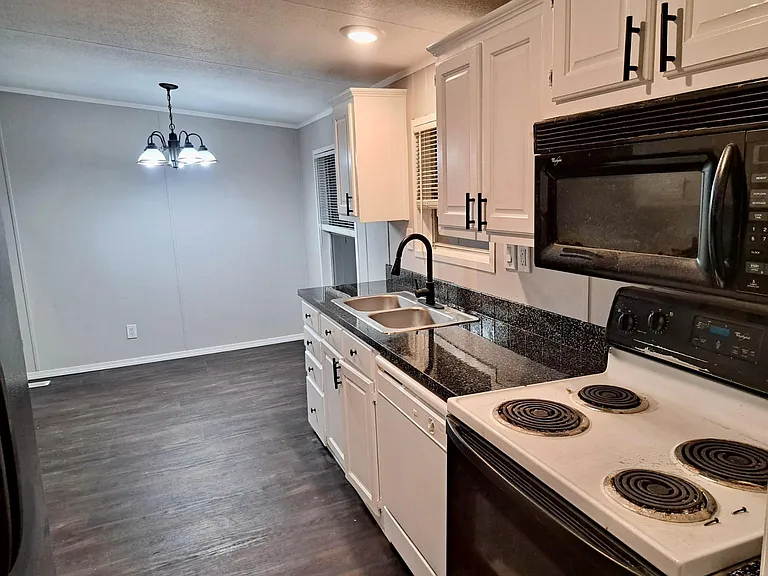 16414 Trenda Ct — Photo 5