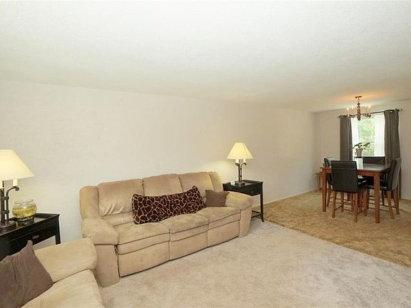 4th image of 716 Cindy Ln