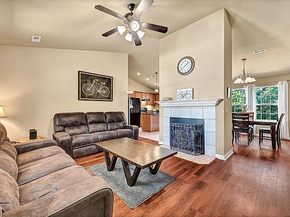 2nd image of 11 Hambleton Dr