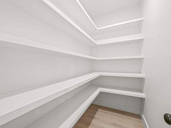 5th image of 706 E Fm 597