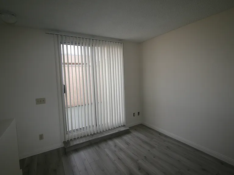 3637 Clarington Ave #202 — Photo 52