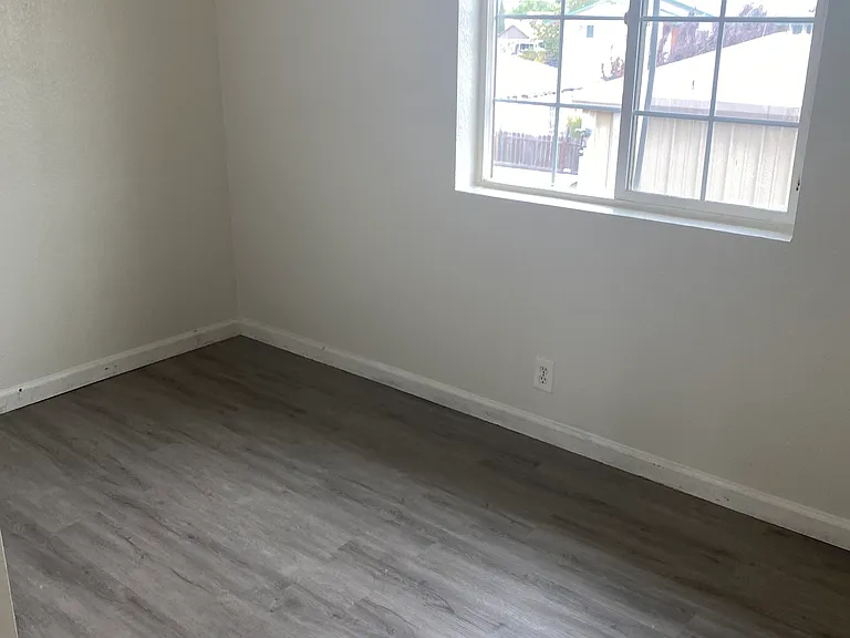 12 Highway Ave — Photo 34